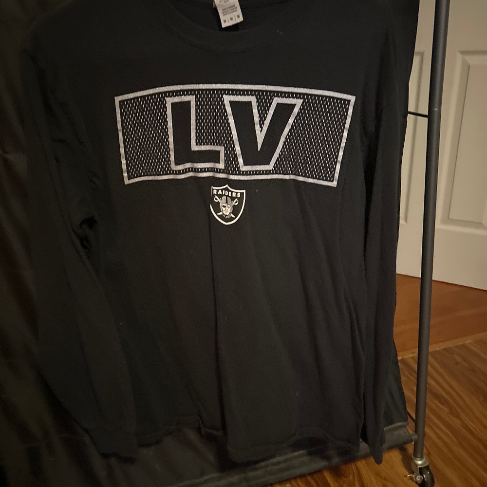 Raiders top